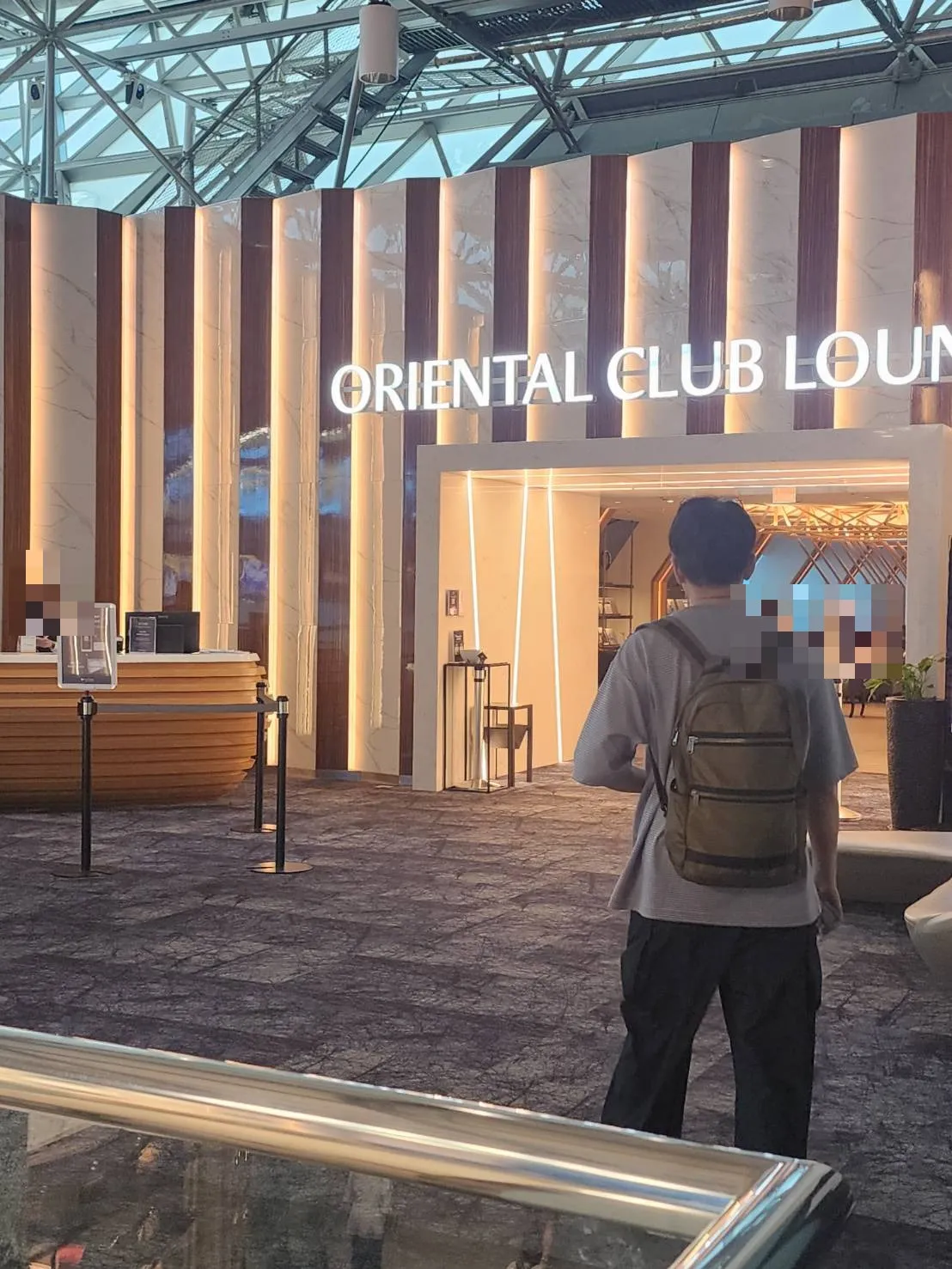 桃園機場二航東方宇逸貴賓室(Oriental Club Lounge)入口